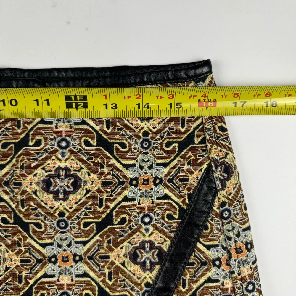 Express Black and Brown Patterned min skirt size 8